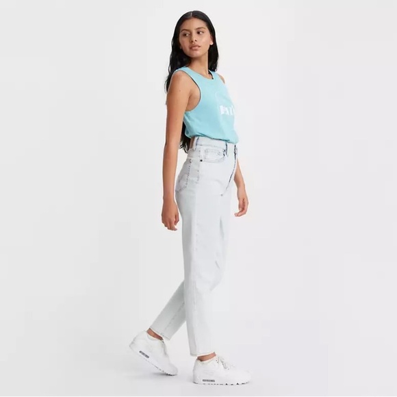 Levi’s High Waisted Taper Jeans - Picture 3 of 12